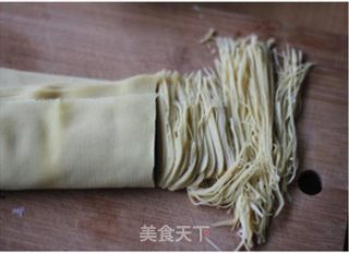 在家轻松山寨江苏名菜——大煮干丝步骤1 在家轻松山寨江苏名菜——大煮干丝步骤1
