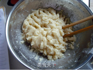 纪念老苏州的味道——葱油苏式月饼步骤3 纪念老苏州的味道——葱油苏式月饼步骤3