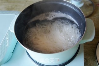 海鸭蛋黄酱拌米线步骤4