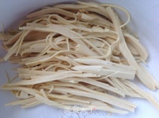 牛肉米线步骤1