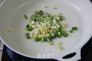 独具风味的云南特色菜——腌菜炒汤圆步骤4