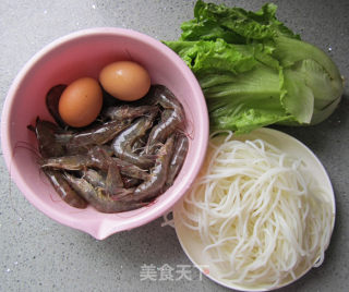 虾汤米线步骤1