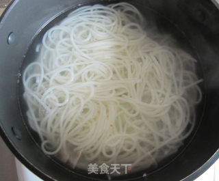 虾汤米线步骤14