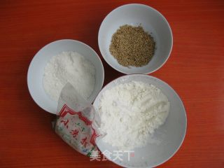 我爱吃的--东北糖饼步骤1