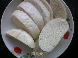 自制东北街边美食——东北烤馒头步骤2