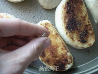 自制东北街边美食——东北烤馒头步骤6