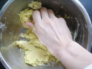 东北街边热卖的——酥脆糖酥饼步骤4