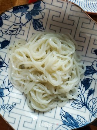 卤肉拌桂林米粉步骤3