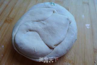 陕西葱油锅盔馍步骤8