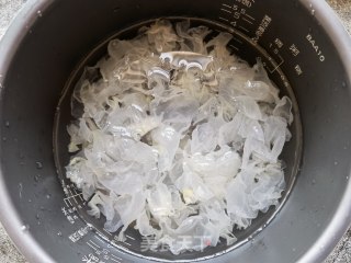 桂花木瓜银耳汤步骤4