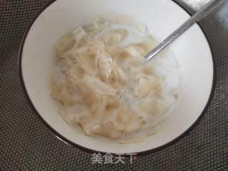 香瓜酸奶慕斯蛋糕步骤2