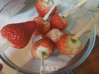 草莓糖葫芦步骤1