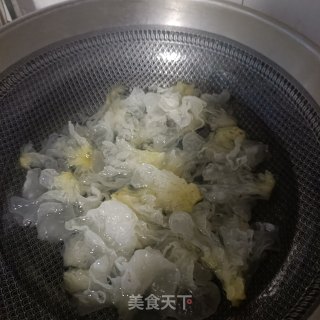 山楂糕拌银耳步骤3