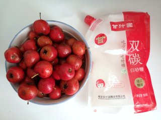 自制山楂果酱步骤1