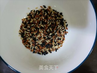 三色糙米炖银耳步骤2