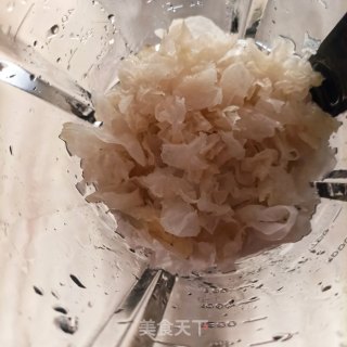 芋头莲子银耳羹步骤5