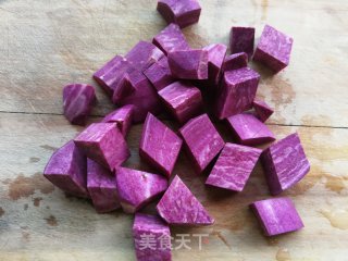 红枣紫薯银耳莲子羹步骤3