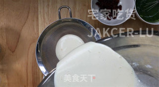 椰蓉糯米糕，搅一搅，蒸一蒸，奶香十足，简单易做超好吃。步骤5