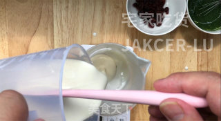 椰蓉糯米糕，搅一搅，蒸一蒸，奶香十足，简单易做超好吃。步骤6