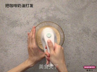 金字塔咖啡蛋糕，馥郁香浓，醇厚美味，让人难以忘怀。步骤6