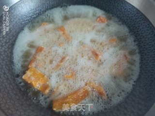 椰香拔丝南瓜步骤4