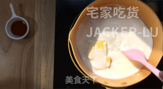 香草爆浆甜甜圈，脆脆外皮糖壳，松软甜甜圈，一口下去直爆浆，好吃到舔手指。步骤14