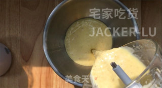 超简单香蕉松饼，软软糯糯，天然食材，健康美味，简单又快手。步骤3
