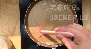 超简单香蕉松饼，软软糯糯，天然食材，健康美味，简单又快手。步骤6