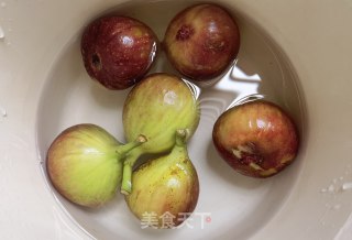 桂花冰糖蒸无花果步骤2