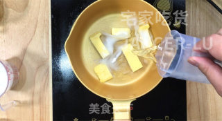 香炸泡芙球，甜蜜的外层，松软的内层，相得益彰，咬一口酥脆香甜。步骤1