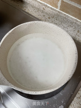 牛奶西米露步骤1