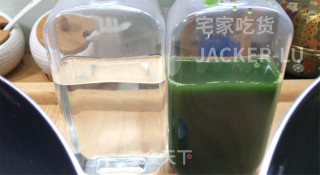 清凉双色冰粉粉，红糖的甜蜜、抹茶的清新，解暑又美味香甜。步骤9