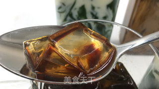 清凉双色冰粉粉，红糖的甜蜜、抹茶的清新，解暑又美味香甜。步骤17