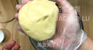 美味果酱奶油挞，入口甜蜜，挞皮非常的酥松香脆，精致又迷你。步骤7