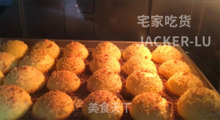 酥粒奶油泡芙，甜蜜的奶油，喷香的酥粒和外壳，好吃的停不下来。步骤14