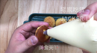 酥粒奶油泡芙，甜蜜的奶油，喷香的酥粒和外壳，好吃的停不下来。步骤19