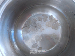 牛奶杨梅冰粉步骤3
