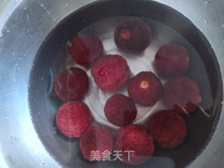 牛奶杨梅冰粉步骤2