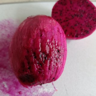牛奶麦片龙果碗步骤1