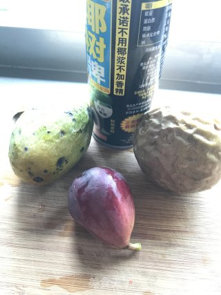 清凉消暑：椰汁芒果百香果步骤1