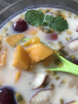 清凉消暑：椰汁芒果百香果步骤8