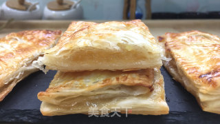 手抓饼果酱派，制作方法超级简单，吃起来脆脆甜甜哒，超级好吃。步骤9