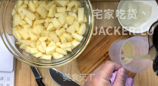 家常美食苹果酱，入口酸酸甜甜，纯天然美食，无防腐剂哦。步骤3