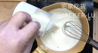 老式奶油雪糕，制作简单，奶香味十足，满满小时候的味道。步骤3