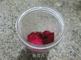 牛奶火龙果棒冰步骤2
