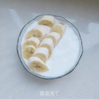 葡萄干香蕉拌酸奶步骤4