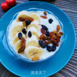 葡萄干香蕉拌酸奶步骤5