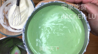 抹茶酸奶慕斯蛋糕，咸香的芝士饼干，酸甜的酸奶、清新微苦的抹茶。步骤13