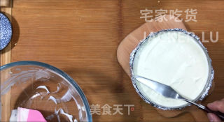 抹茶酸奶慕斯蛋糕，咸香的芝士饼干，酸甜的酸奶、清新微苦的抹茶。步骤15