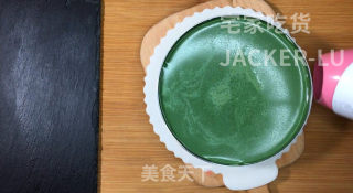 抹茶酸奶慕斯蛋糕，咸香的芝士饼干，酸甜的酸奶、清新微苦的抹茶。步骤23